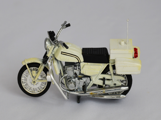 BIGMINI　1/20　スズキ　白バイ gr-927toc 【限定コレクター商品】BIGMINI 1/20 スズキ 白バイ